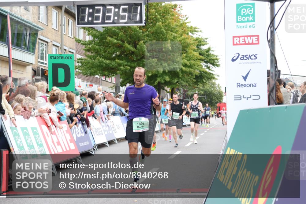 21.09.2025 - PSD Bank Halbmarathon Strokosch-Dieckow http://msf.ph/oto/8940268 21.09.2025 11:33:14 Ziel 1180, 1344, 1805, 1869, 1883, 1891, 1897, 1935, 1961 meine-sportfotos.de