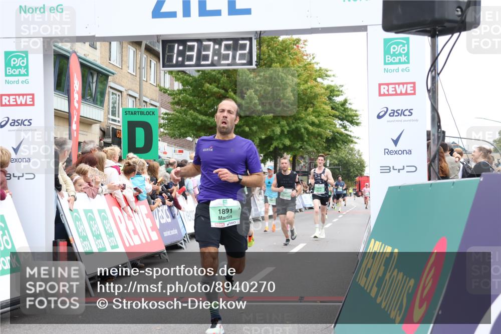 21.09.2025 - PSD Bank Halbmarathon Strokosch-Dieckow http://msf.ph/oto/8940270 21.09.2025 11:33:15 Ziel 1180, 1344, 1805, 1869, 1883, 1891, 1897, 1935, 1961 meine-sportfotos.de