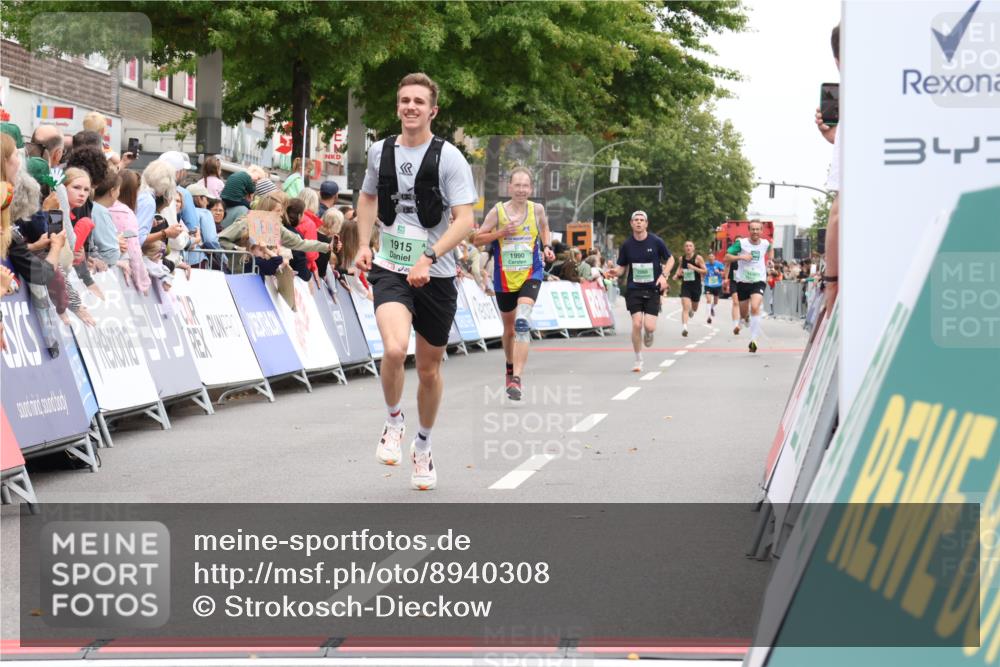 21.09.2025 - PSD Bank Halbmarathon Strokosch-Dieckow http://msf.ph/oto/8940308 21.09.2025 11:33:42 Ziel 1915, 1936, 1990 meine-sportfotos.de