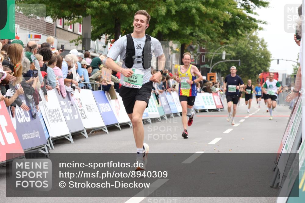 21.09.2025 - PSD Bank Halbmarathon Strokosch-Dieckow http://msf.ph/oto/8940309 21.09.2025 11:33:42 Ziel 1915, 1936, 1990 meine-sportfotos.de