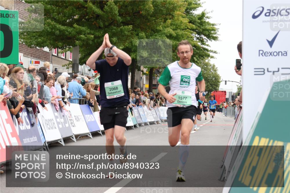 21.09.2025 - PSD Bank Halbmarathon Strokosch-Dieckow http://msf.ph/oto/8940323 21.09.2025 11:33:47 Ziel 1577, 1915, 1936, 1990, 2068 meine-sportfotos.de