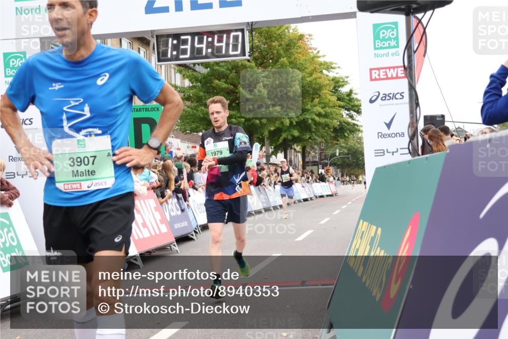 21.09.2025 - PSD Bank Halbmarathon Strokosch-Dieckow http://msf.ph/oto/8940353 21.09.2025 11:34:04 Ziel 1946, 1979, 2018, 2082, 3907 meine-sportfotos.de