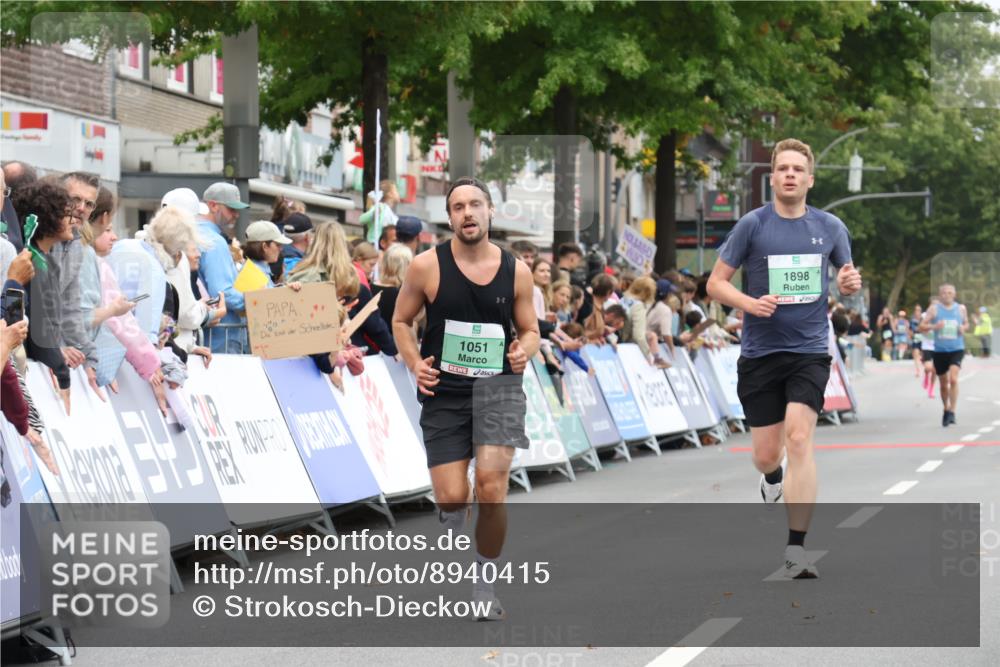 21.09.2025 - PSD Bank Halbmarathon Strokosch-Dieckow http://msf.ph/oto/8940415 21.09.2025 11:34:50 Ziel 1051, 1870, 1898 meine-sportfotos.de