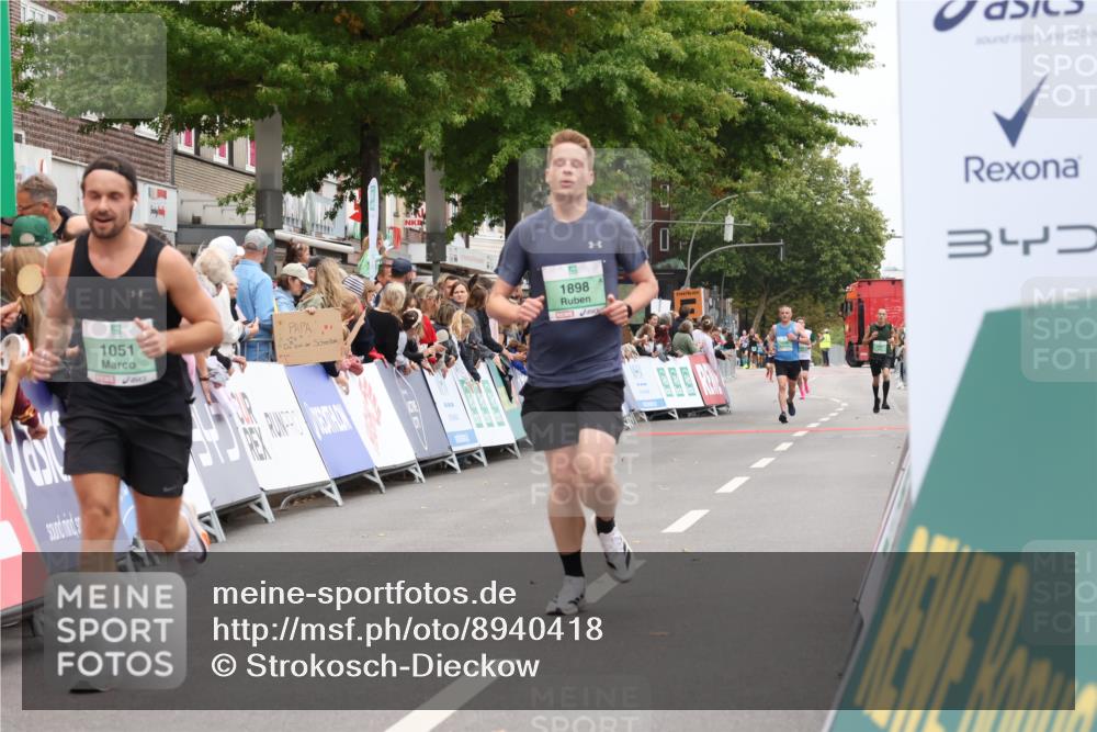 21.09.2025 - PSD Bank Halbmarathon Strokosch-Dieckow http://msf.ph/oto/8940418 21.09.2025 11:34:51 Ziel 1051, 1870, 1898 meine-sportfotos.de