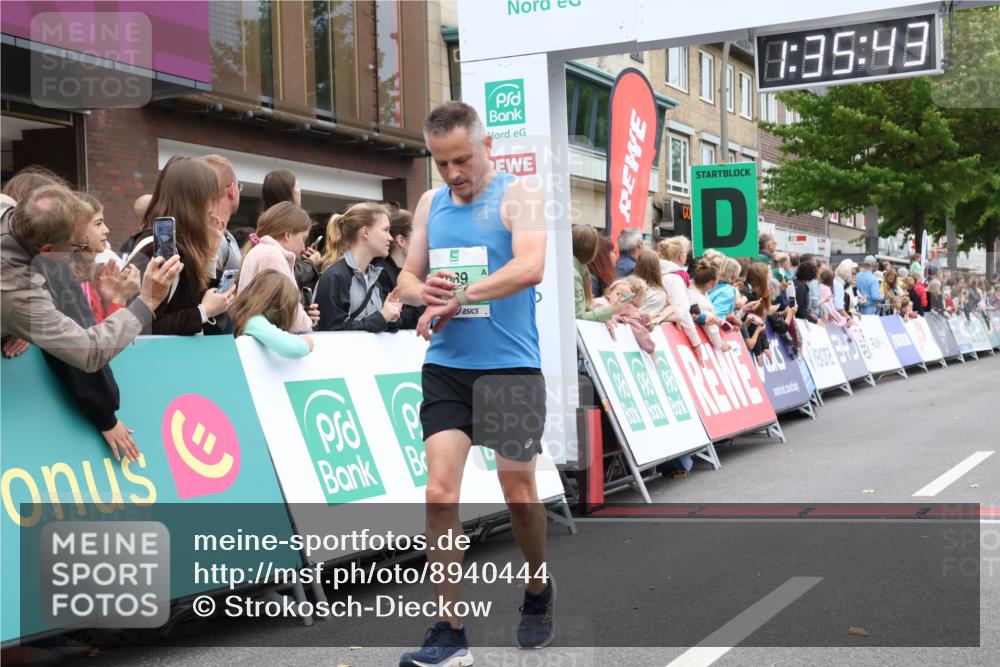 21.09.2025 - PSD Bank Halbmarathon Strokosch-Dieckow http://msf.ph/oto/8940444 21.09.2025 11:35:06 Ziel 1089, 1578, 2007 meine-sportfotos.de