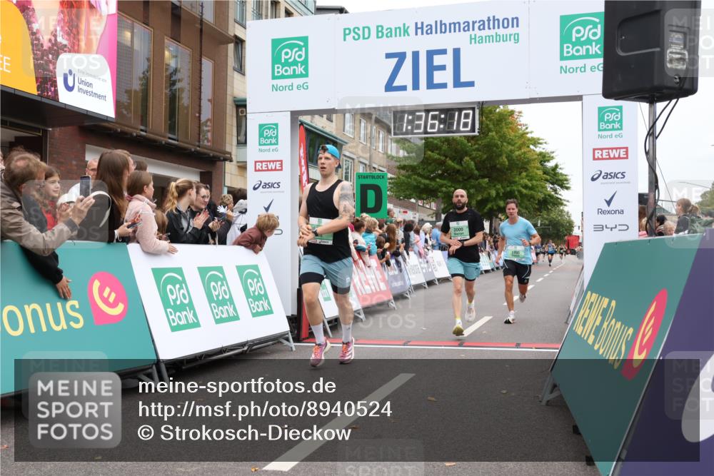21.09.2025 - PSD Bank Halbmarathon Strokosch-Dieckow http://msf.ph/oto/8940524 21.09.2025 11:35:42 Ziel 1705, 2000, 2050 meine-sportfotos.de