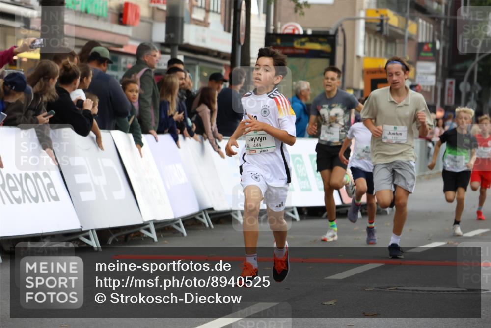 21.09.2025 - PSD Bank Halbmarathon Strokosch-Dieckow http://msf.ph/oto/8940525 21.09.2025 10:25:55 Ziel 112, 115, 118, 162, 232, 248, 302, 349, 421, 444, 450 meine-sportfotos.de