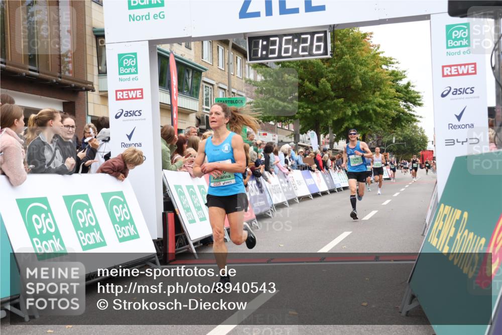 21.09.2025 - PSD Bank Halbmarathon Strokosch-Dieckow http://msf.ph/oto/8940543 21.09.2025 11:35:49 Ziel 1330, 1705, 1973, 1976, 2000, 2050 meine-sportfotos.de