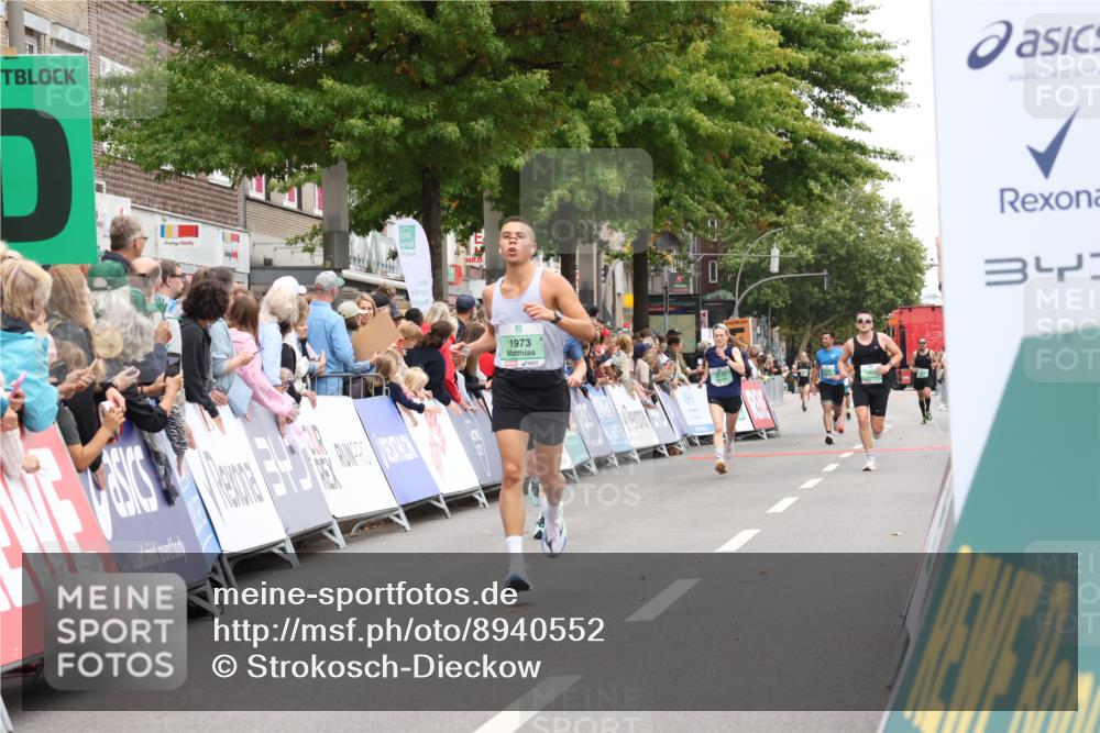21.09.2025 - PSD Bank Halbmarathon Strokosch-Dieckow http://msf.ph/oto/8940552 21.09.2025 11:35:52 Ziel 1330, 1921, 1973, 1976 meine-sportfotos.de