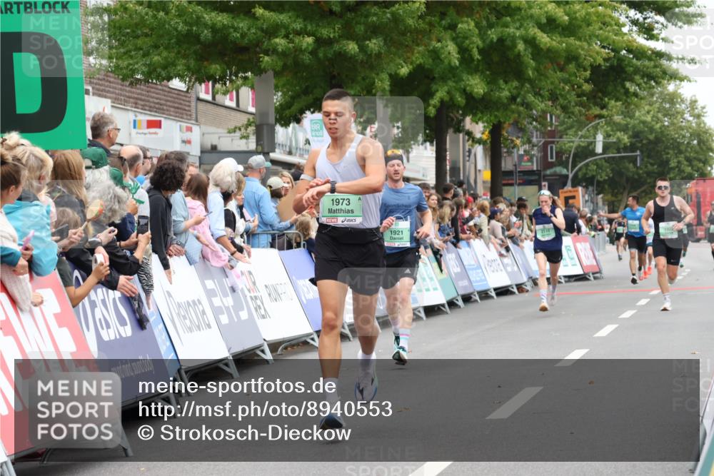 21.09.2025 - PSD Bank Halbmarathon Strokosch-Dieckow http://msf.ph/oto/8940553 21.09.2025 11:35:52 Ziel 1330, 1921, 1973, 1976 meine-sportfotos.de