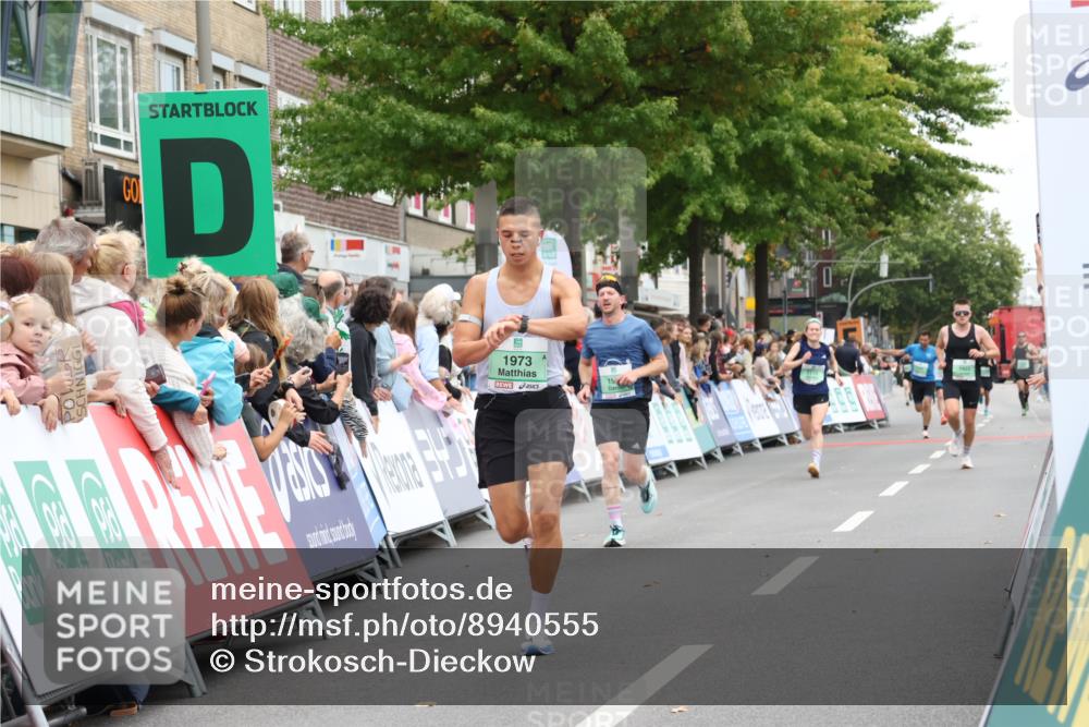 21.09.2025 - PSD Bank Halbmarathon Strokosch-Dieckow http://msf.ph/oto/8940555 21.09.2025 11:35:53 Ziel 1330, 1921, 1973, 1976 meine-sportfotos.de