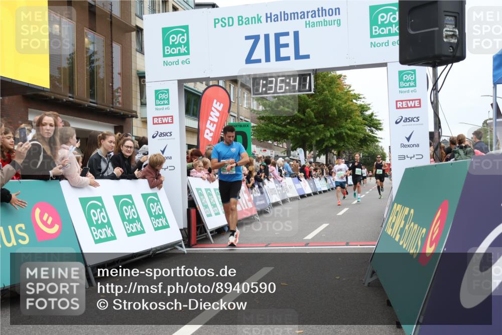 21.09.2025 - PSD Bank Halbmarathon Strokosch-Dieckow http://msf.ph/oto/8940590 21.09.2025 11:36:04 Ziel 1426, 1921, 1922, 1952, 1971, 2033, 2051, 2110 meine-sportfotos.de