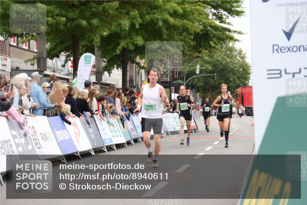 21.09.2025 - PSD Bank Halbmarathon Strokosch-Dieckow http://msf.ph/oto/8940611 21.09.2025 11:36:11 Ziel 1044, 1426, 1952, 1971, 2033, 2051 meine-sportfotos.de