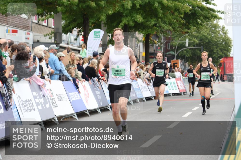 21.09.2025 - PSD Bank Halbmarathon Strokosch-Dieckow http://msf.ph/oto/8940614 21.09.2025 11:36:12 Ziel 1044, 1426, 1952, 1971, 2033, 2051 meine-sportfotos.de