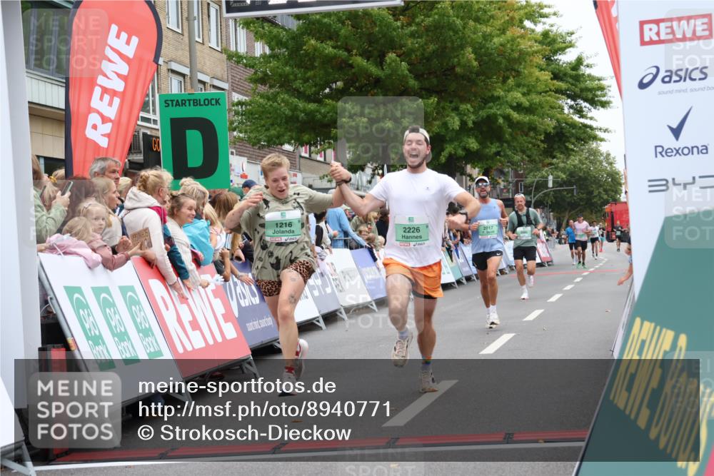 21.09.2025 - PSD Bank Halbmarathon Strokosch-Dieckow http://msf.ph/oto/8940771 21.09.2025 11:37:40 Ziel 1216, 2017, 2132, 2226 meine-sportfotos.de