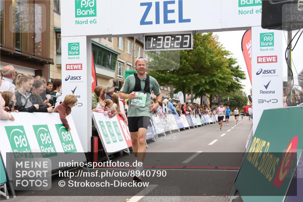 21.09.2025 - PSD Bank Halbmarathon Strokosch-Dieckow http://msf.ph/oto/8940790 21.09.2025 11:37:46 Ziel 1216, 2017, 2132, 2226, 3999 meine-sportfotos.de