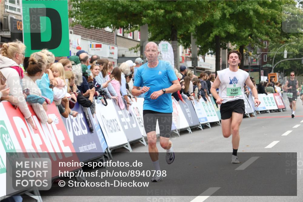 21.09.2025 - PSD Bank Halbmarathon Strokosch-Dieckow http://msf.ph/oto/8940798 21.09.2025 11:37:54 Ziel 1591, 1651, 2115 meine-sportfotos.de
