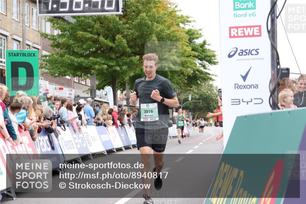 21.09.2025 - PSD Bank Halbmarathon Strokosch-Dieckow http://msf.ph/oto/8940817 21.09.2025 11:38:03 Ziel 1591, 1651, 1928, 3916, 3922 meine-sportfotos.de