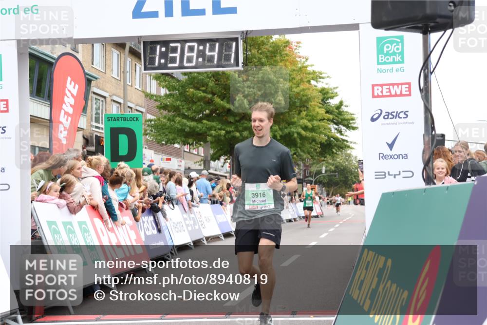21.09.2025 - PSD Bank Halbmarathon Strokosch-Dieckow http://msf.ph/oto/8940819 21.09.2025 11:38:04 Ziel 1591, 1928, 3916, 3922 meine-sportfotos.de