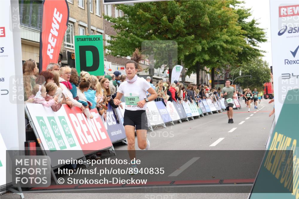 21.09.2025 - PSD Bank Halbmarathon Strokosch-Dieckow http://msf.ph/oto/8940835 21.09.2025 11:38:18 Ziel 1374, 1892, 1904 meine-sportfotos.de