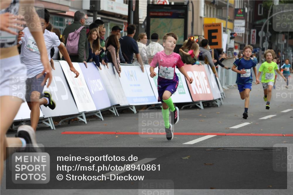 21.09.2025 - PSD Bank Halbmarathon Strokosch-Dieckow http://msf.ph/oto/8940861 21.09.2025 10:26:36 Ziel 111, 143, 297, 347, 348, 379, 396 meine-sportfotos.de
