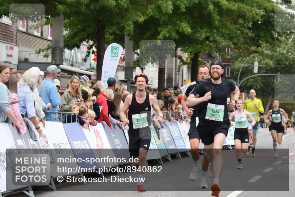 21.09.2025 - PSD Bank Halbmarathon Strokosch-Dieckow http://msf.ph/oto/8940862 21.09.2025 11:38:32 Ziel 1984, 1985, 2077, 2099, 2675 meine-sportfotos.de