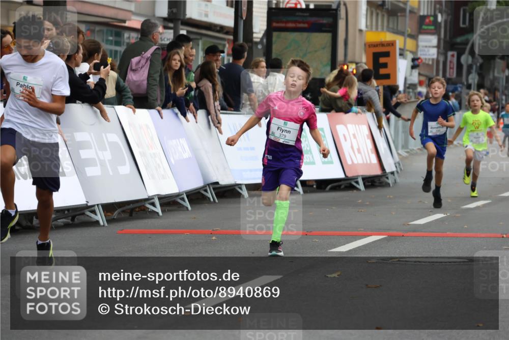 21.09.2025 - PSD Bank Halbmarathon Strokosch-Dieckow http://msf.ph/oto/8940869 21.09.2025 10:26:36 Ziel 111, 143, 297, 347, 348, 379, 396 meine-sportfotos.de