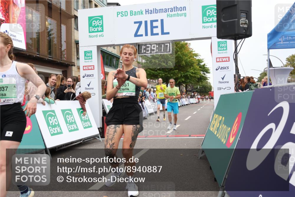 21.09.2025 - PSD Bank Halbmarathon Strokosch-Dieckow http://msf.ph/oto/8940887 21.09.2025 11:38:41 Ziel 1951, 1984, 2037, 2073, 2077, 2099, 2200 meine-sportfotos.de