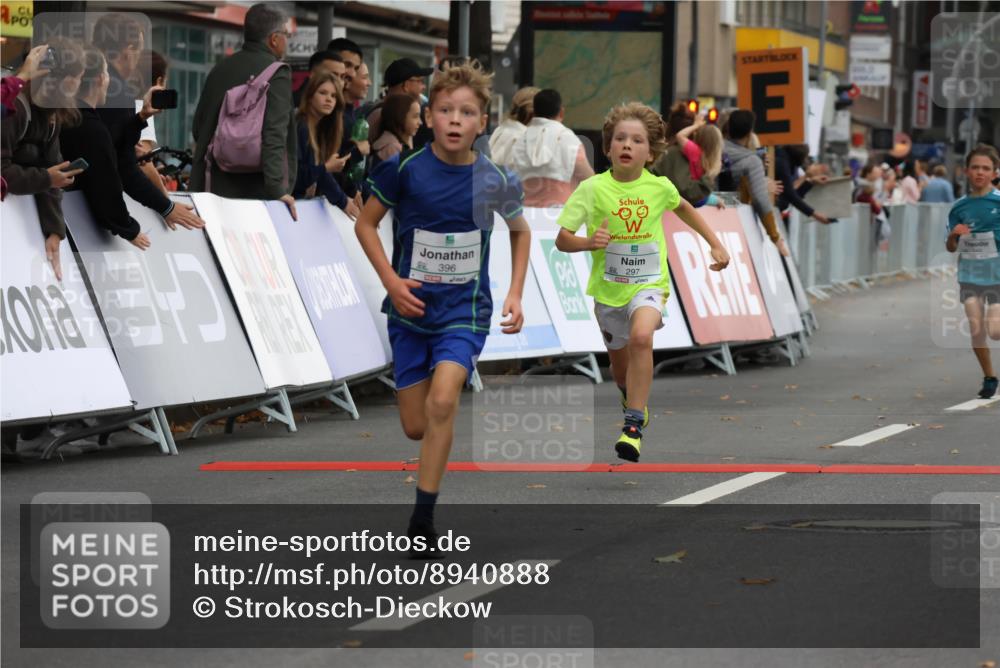 21.09.2025 - PSD Bank Halbmarathon Strokosch-Dieckow http://msf.ph/oto/8940888 21.09.2025 10:26:39 Ziel 111, 143, 152, 297, 347, 348, 379, 396 meine-sportfotos.de