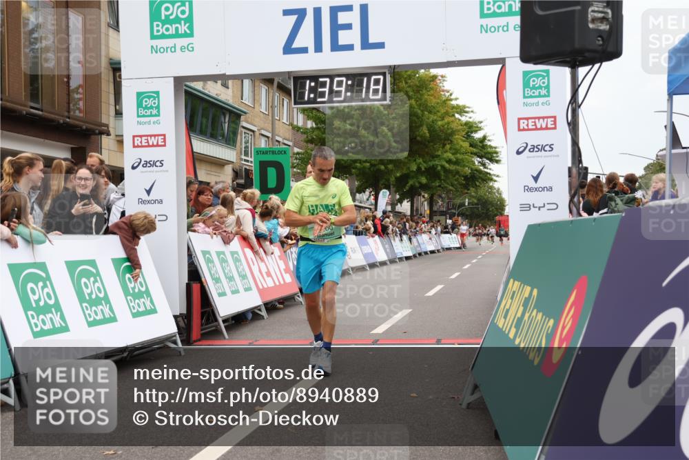 21.09.2025 - PSD Bank Halbmarathon Strokosch-Dieckow http://msf.ph/oto/8940889 21.09.2025 11:38:41 Ziel 1951, 1984, 2037, 2073, 2077, 2099, 2200 meine-sportfotos.de