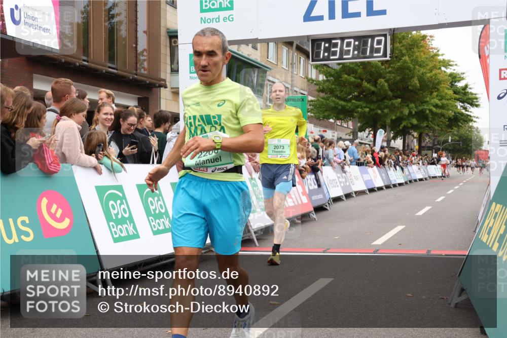 21.09.2025 - PSD Bank Halbmarathon Strokosch-Dieckow http://msf.ph/oto/8940892 21.09.2025 11:38:42 Ziel 1951, 1984, 2037, 2073, 2077, 2099, 2200 meine-sportfotos.de