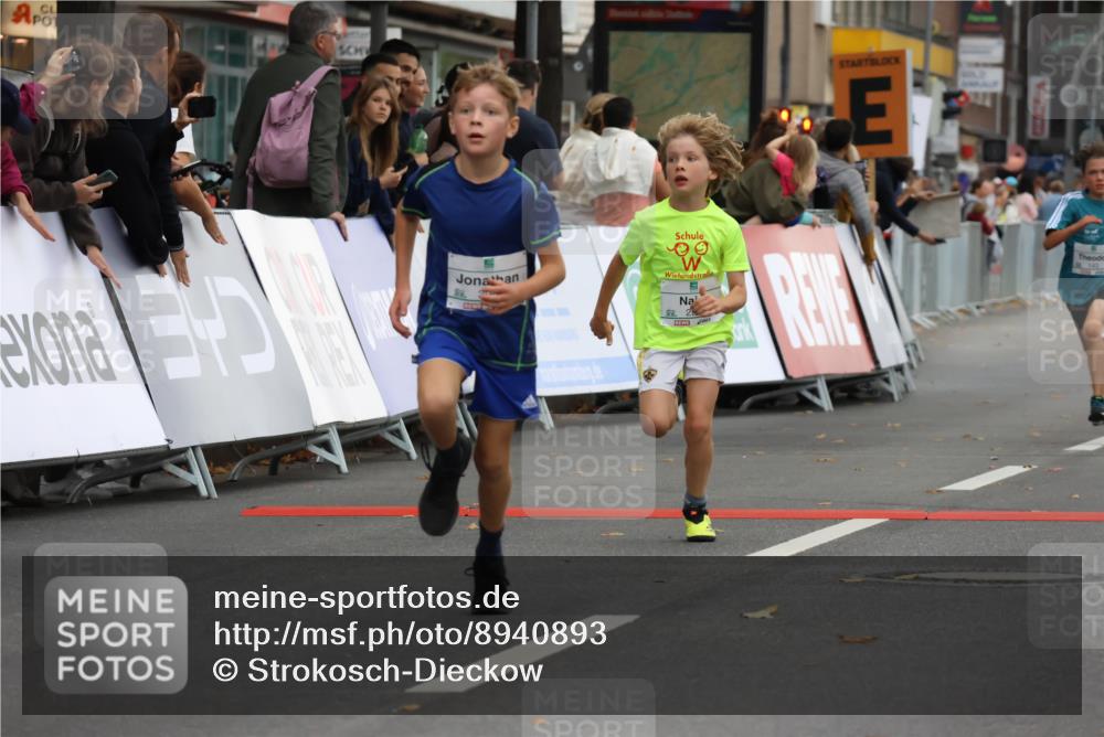 21.09.2025 - PSD Bank Halbmarathon Strokosch-Dieckow http://msf.ph/oto/8940893 21.09.2025 10:26:39 Ziel 111, 143, 152, 297, 347, 348, 379, 396 meine-sportfotos.de