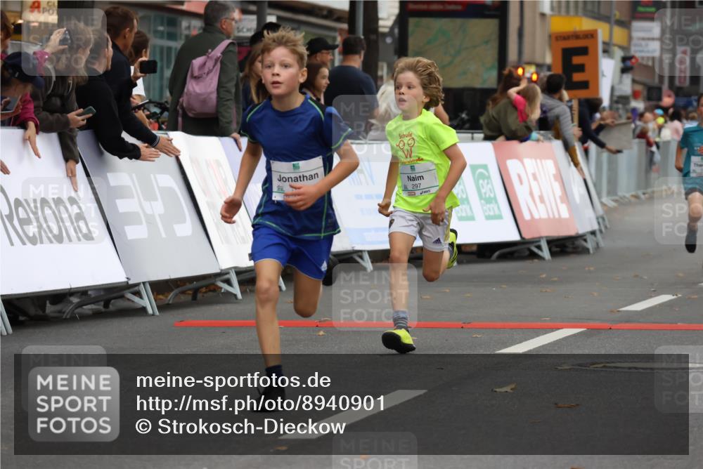 21.09.2025 - PSD Bank Halbmarathon Strokosch-Dieckow http://msf.ph/oto/8940901 21.09.2025 10:26:39 Ziel 111, 143, 152, 297, 347, 348, 379, 396 meine-sportfotos.de