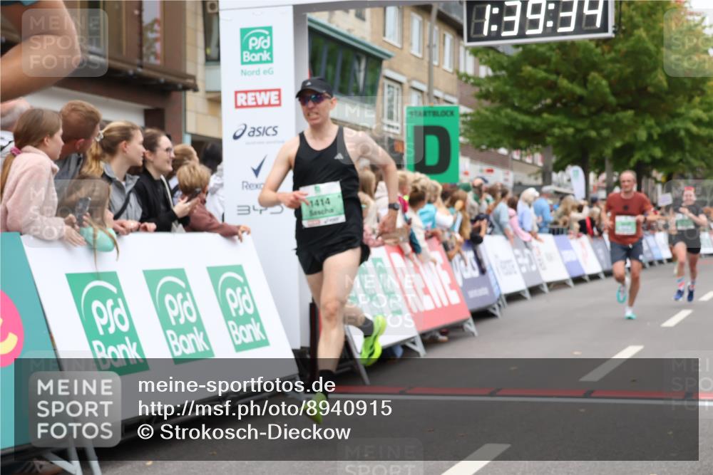 21.09.2025 - PSD Bank Halbmarathon Strokosch-Dieckow http://msf.ph/oto/8940915 21.09.2025 11:38:57 Ziel 1414, 1816, 1859, 2355, 3917 meine-sportfotos.de