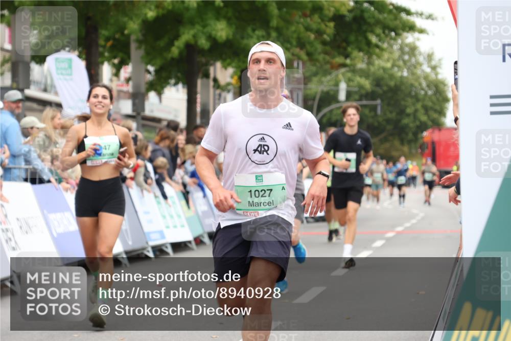 21.09.2025 - PSD Bank Halbmarathon Strokosch-Dieckow http://msf.ph/oto/8940928 21.09.2025 11:39:02 Ziel 1027, 1414, 1816, 1917, 2047, 2079, 2355, 3917 meine-sportfotos.de