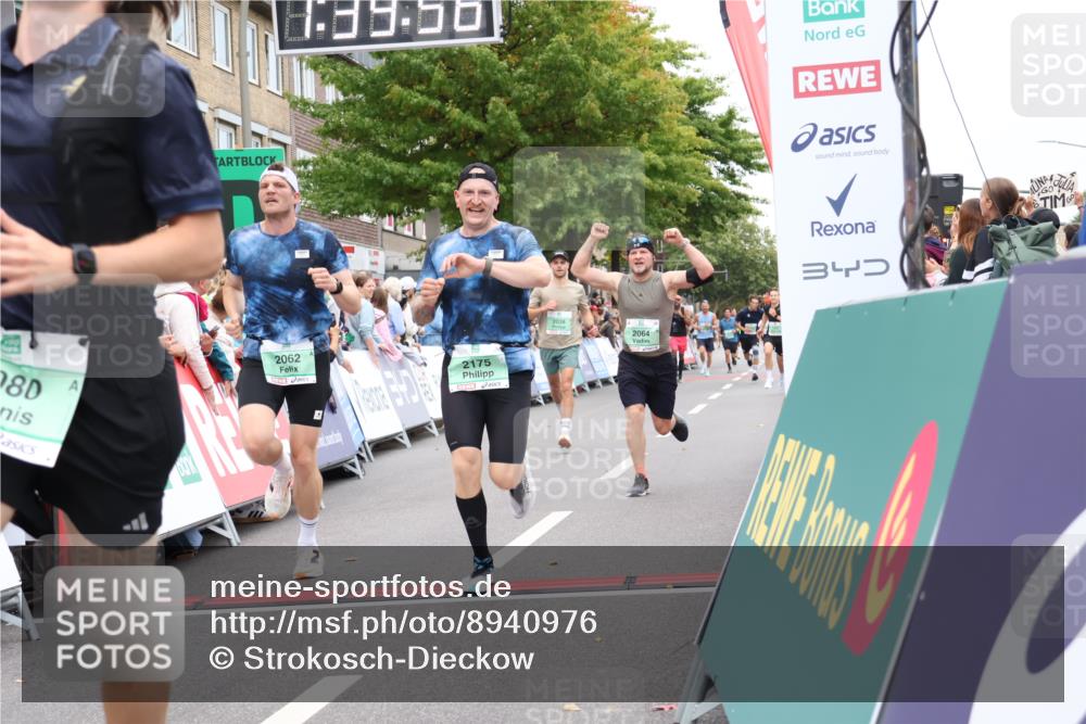 21.09.2025 - PSD Bank Halbmarathon Strokosch-Dieckow http://msf.ph/oto/8940976 21.09.2025 11:39:19 Ziel 1227, 2038, 2062, 2064, 2080, 2137, 2175 meine-sportfotos.de