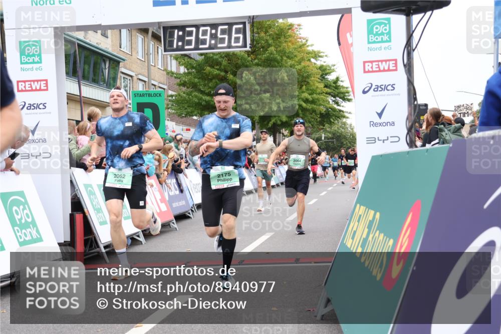 21.09.2025 - PSD Bank Halbmarathon Strokosch-Dieckow http://msf.ph/oto/8940977 21.09.2025 11:39:19 Ziel 1227, 2038, 2062, 2064, 2080, 2137, 2175 meine-sportfotos.de