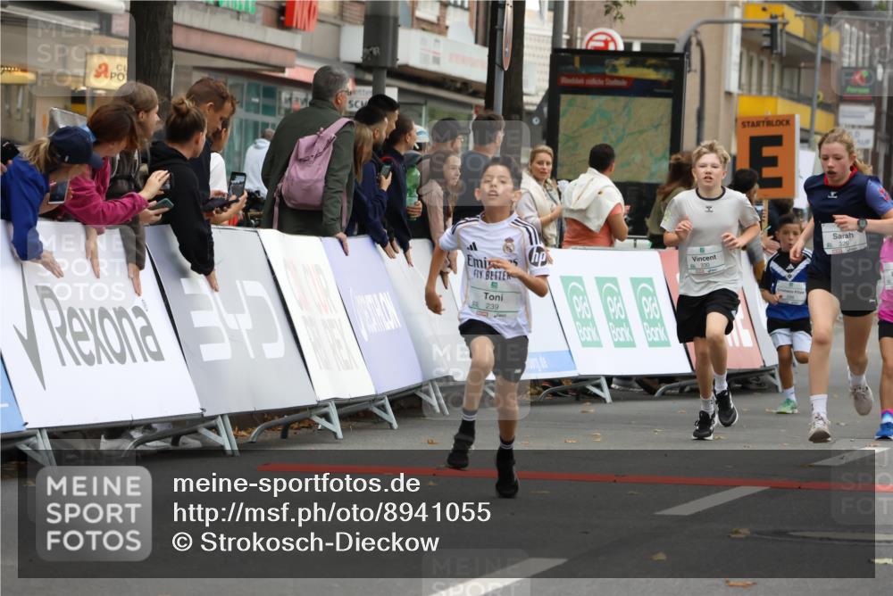 21.09.2025 - PSD Bank Halbmarathon Strokosch-Dieckow http://msf.ph/oto/8941055 21.09.2025 10:27:13 Ziel 128, 239, 242, 298, 329, 330, 398 meine-sportfotos.de