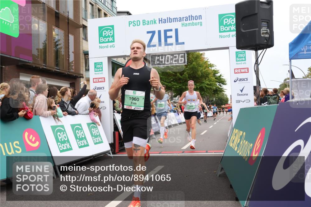21.09.2025 - PSD Bank Halbmarathon Strokosch-Dieckow http://msf.ph/oto/8941065 21.09.2025 11:39:49 Ziel 1469, 1483, 1784, 1960, 1970, 2059, 2069, 2333, 2336, 2579, 2897, 3909 meine-sportfotos.de