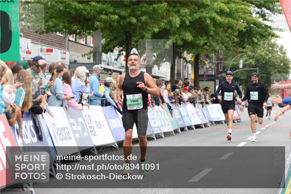 21.09.2025 - PSD Bank Halbmarathon Strokosch-Dieckow http://msf.ph/oto/8941091 21.09.2025 11:39:58 Ziel 1968, 2069, 2084, 2085, 2579, 2897, 4016, 4017 meine-sportfotos.de