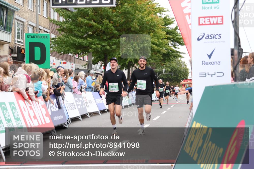 21.09.2025 - PSD Bank Halbmarathon Strokosch-Dieckow http://msf.ph/oto/8941098 21.09.2025 11:40:01 Ziel 1968, 2084, 2085, 4016, 4017 meine-sportfotos.de