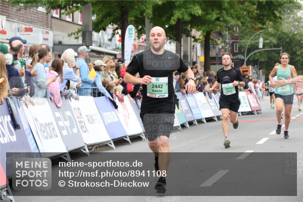 21.09.2025 - PSD Bank Halbmarathon Strokosch-Dieckow http://msf.ph/oto/8941108 21.09.2025 11:40:05 Ziel 1645, 1968, 2442, 4016, 4017 meine-sportfotos.de