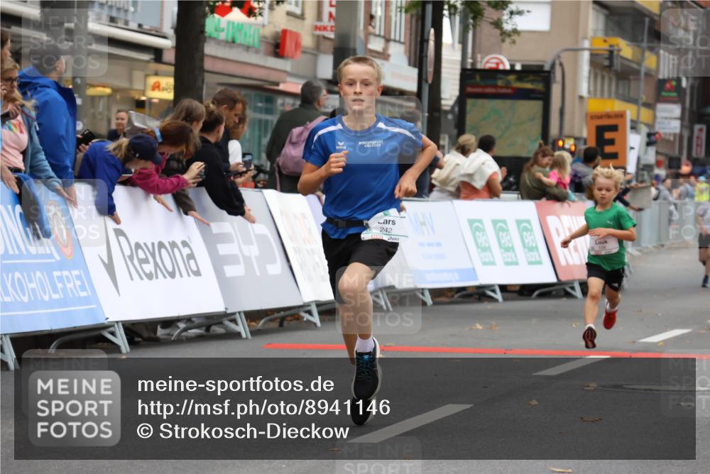 21.09.2025 - PSD Bank Halbmarathon Strokosch-Dieckow http://msf.ph/oto/8941146 21.09.2025 10:27:19 Ziel 128, 239, 242, 247, 292, 298, 329, 330, 398 meine-sportfotos.de