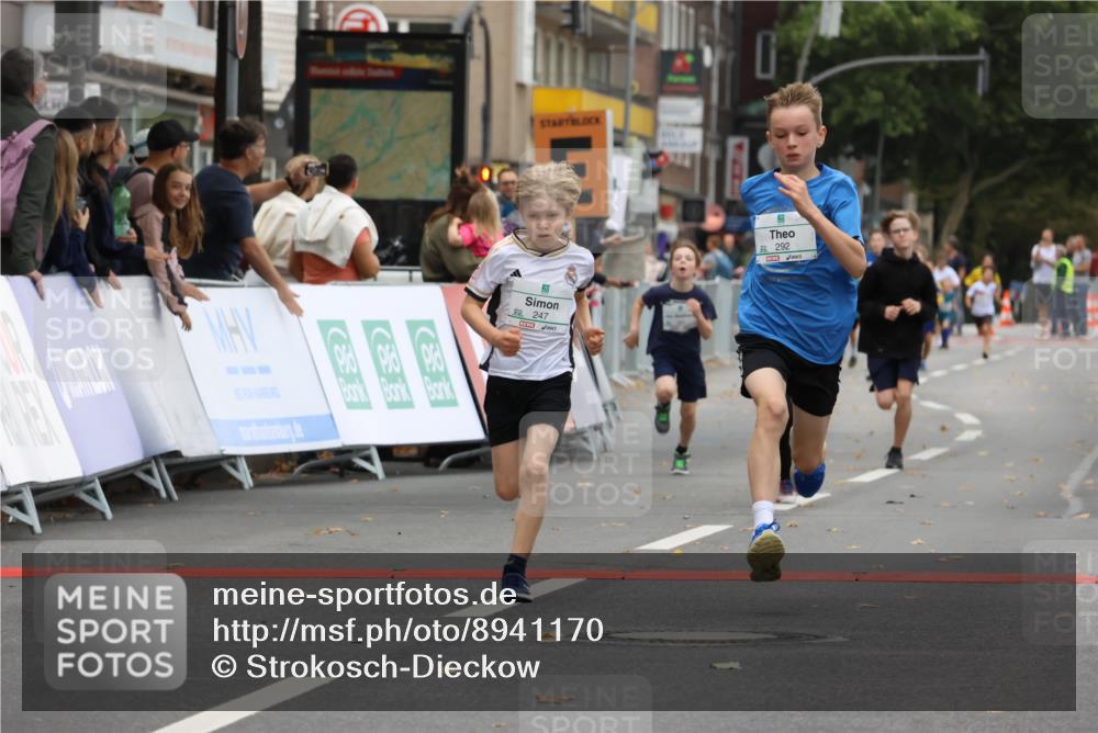 21.09.2025 - PSD Bank Halbmarathon Strokosch-Dieckow http://msf.ph/oto/8941170 21.09.2025 10:27:23 Ziel 101, 128, 239, 242, 247, 249, 292, 298, 329, 330, 341, 391, 398 meine-sportfotos.de