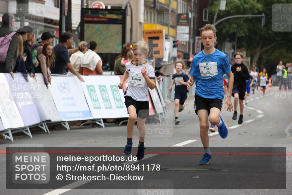 21.09.2025 - PSD Bank Halbmarathon Strokosch-Dieckow http://msf.ph/oto/8941178 21.09.2025 10:27:24 Ziel 101, 128, 242, 247, 249, 292, 298, 329, 330, 341, 391, 398 meine-sportfotos.de
