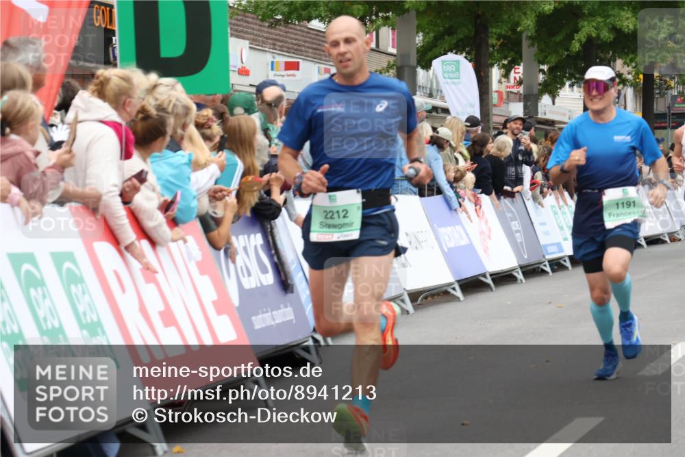 21.09.2025 - PSD Bank Halbmarathon Strokosch-Dieckow http://msf.ph/oto/8941213 21.09.2025 11:40:44 Ziel 1191, 1318, 1767, 1955, 1992, 2212, 2542 meine-sportfotos.de