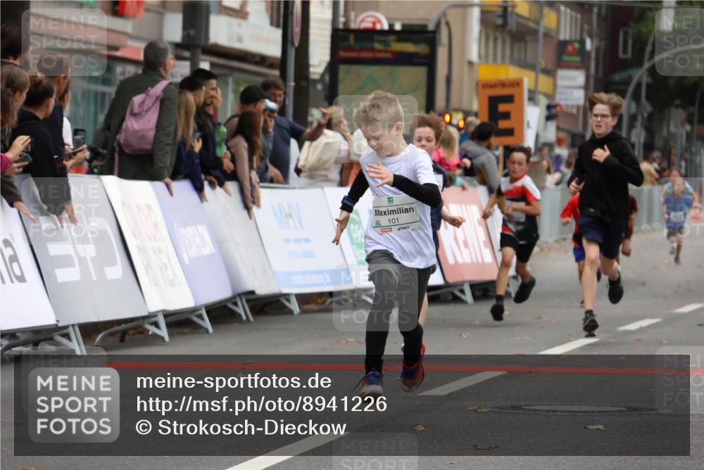 21.09.2025 - PSD Bank Halbmarathon Strokosch-Dieckow http://msf.ph/oto/8941226 21.09.2025 10:27:27 Ziel 101, 128, 242, 247, 249, 292, 341, 342, 391 meine-sportfotos.de