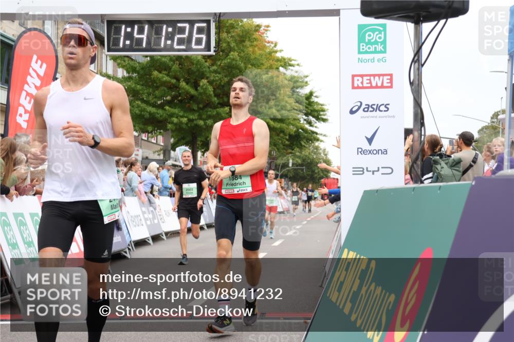21.09.2025 - PSD Bank Halbmarathon Strokosch-Dieckow http://msf.ph/oto/8941232 21.09.2025 11:40:50 Ziel 1191, 1884, 1947, 1955, 2003, 2142, 2212, 2390 meine-sportfotos.de