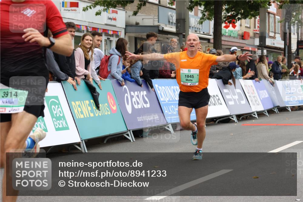 21.09.2025 - PSD Bank Halbmarathon Strokosch-Dieckow http://msf.ph/oto/8941233 21.09.2025 11:24:31 Ziel 1845, 1989, 3913, 3914 meine-sportfotos.de