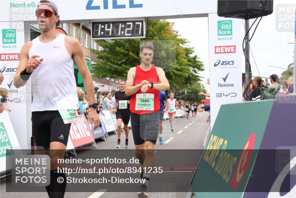 21.09.2025 - PSD Bank Halbmarathon Strokosch-Dieckow http://msf.ph/oto/8941235 21.09.2025 11:40:50 Ziel 1191, 1884, 1947, 1955, 2003, 2142, 2212, 2390 meine-sportfotos.de